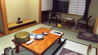 6畳和室(入口側から)|かみのやま温泉 別館ふじや旅館<山形県>