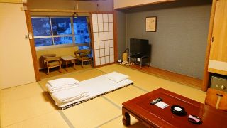 和室(入口側から)|小浜温泉 春陽館