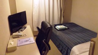 シングルルーム(入口側から)|上諏訪温泉 諏訪レイクサイドホテル