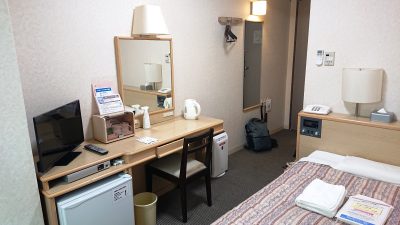 シングルルーム(奥側から)|備長炭の湯 ホテルクラウンヒルズ小倉(BBHホテルグループ)